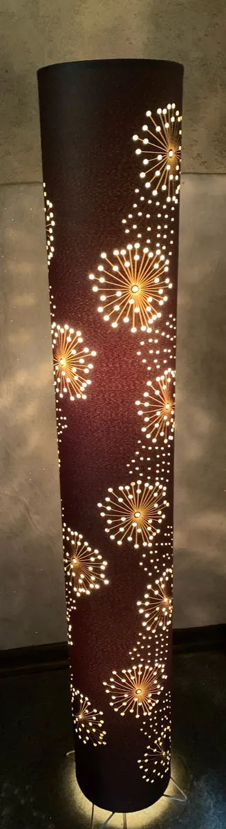 Dekorative Stehlampe mit wunderschönem Lichtspiel
