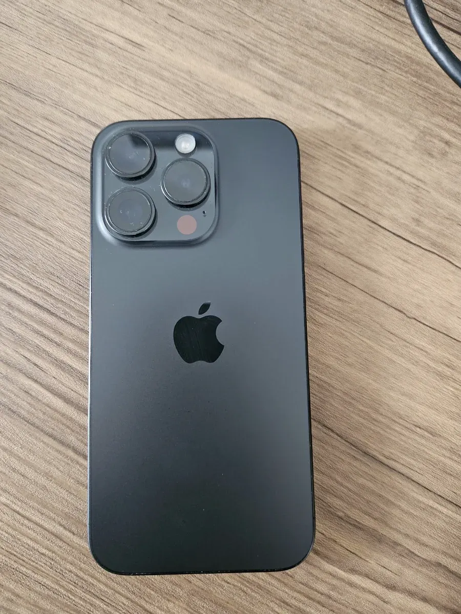 iPhone 15 Pro - 512 GB - 85% 3