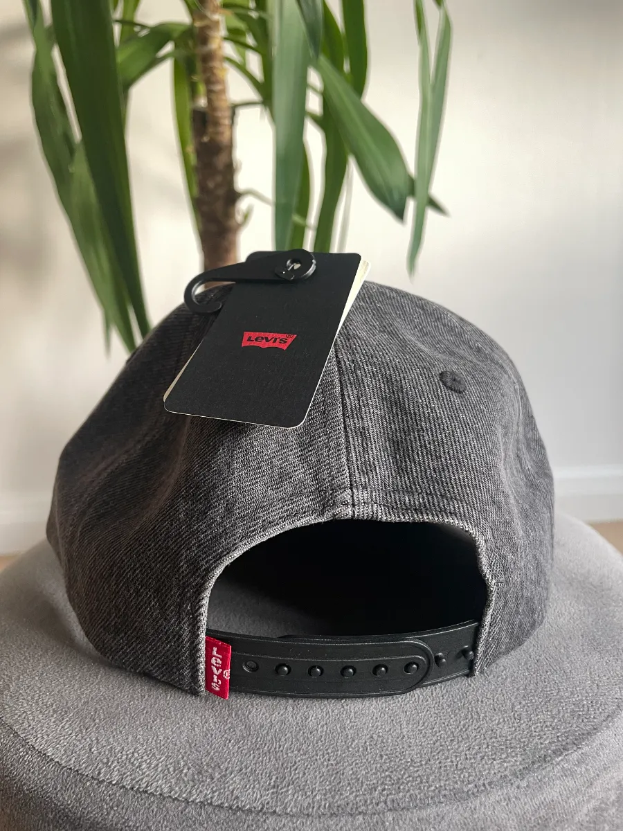 Levi's Denim Cap brand new 2