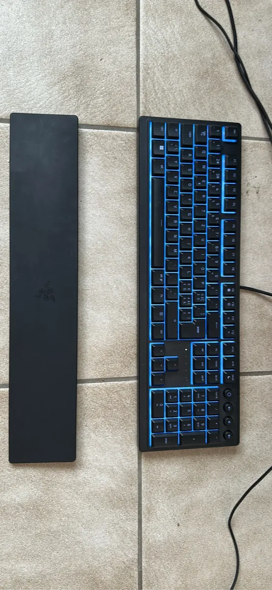 Gaming Set:Razer Ornata V3 Tastatur+Trust GXT 924 2