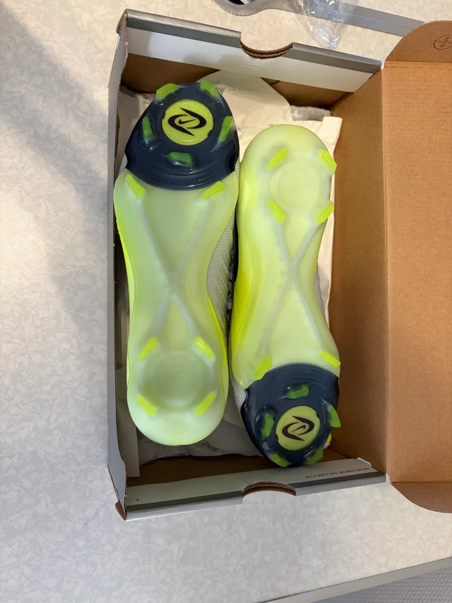 Nike: PHANTOM LUNA II ELITE FG 2