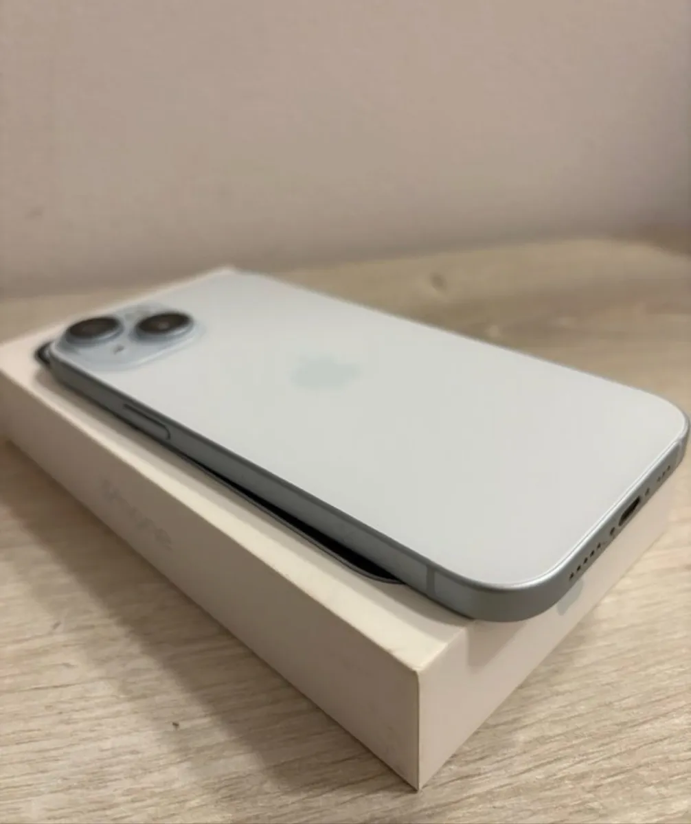 IPhone 15 nuevo 3