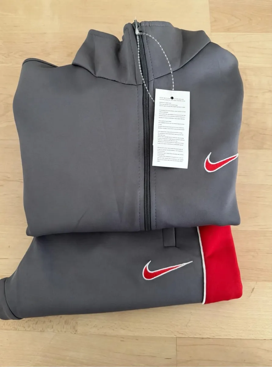 Completo Nike 4