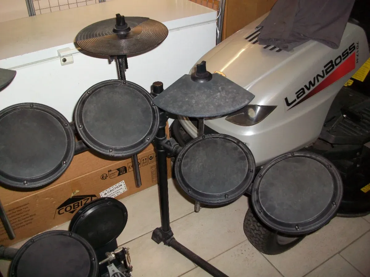 E-Drum Set 4 Toms, Hi-Hat, Ride und 2 x Crash 3