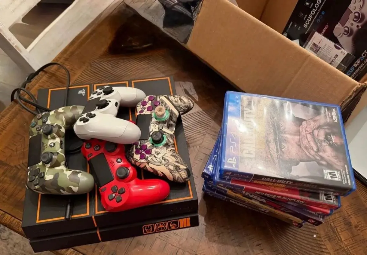 PS4 Call of Duty Black Ops III Edition
Bundle w/ 4 2