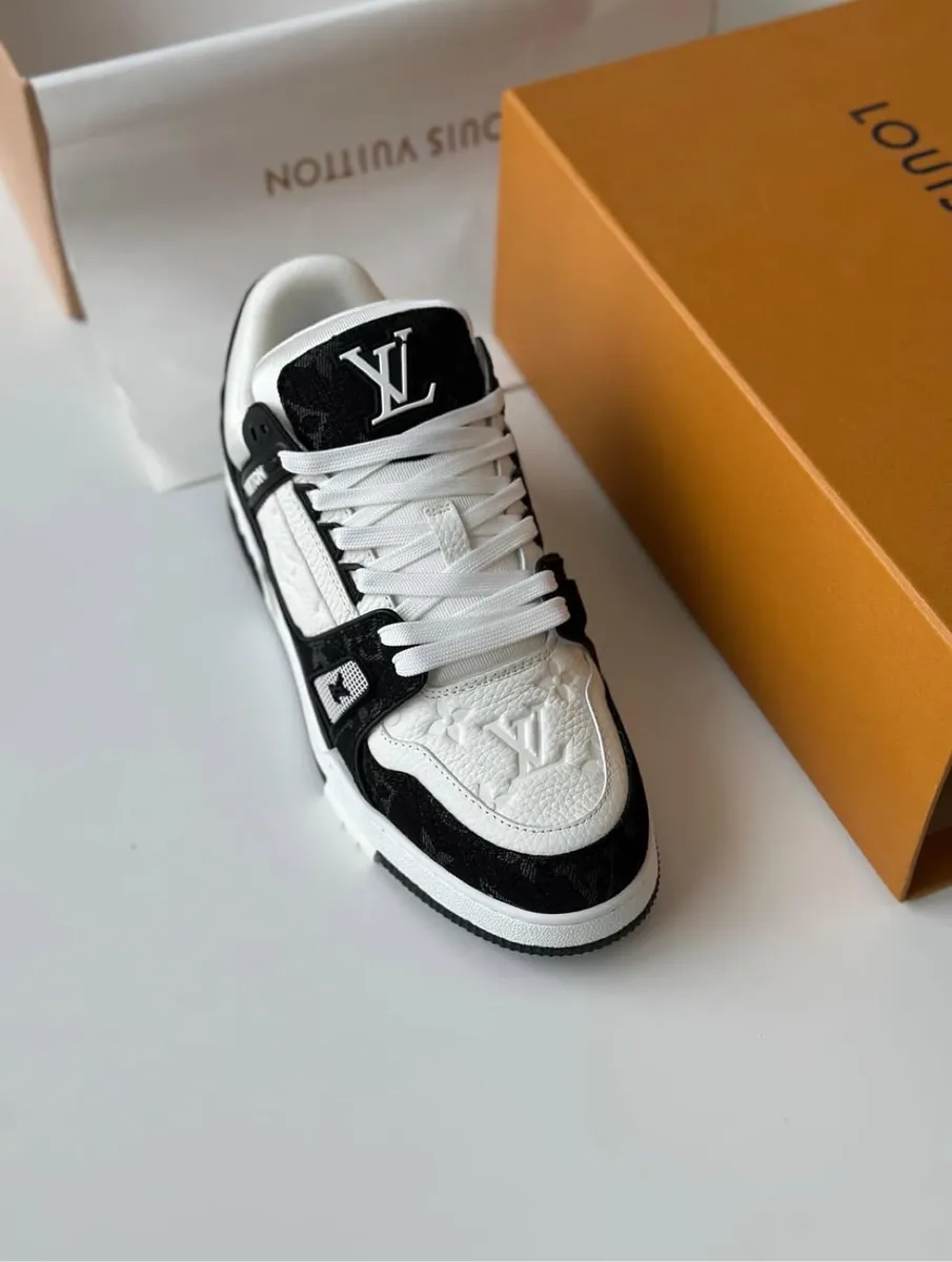 Louis Vuitton Sneakers