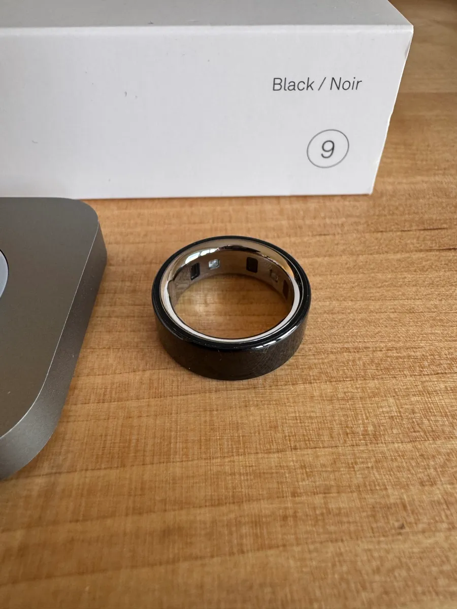 Oura Ring 4 – Black – Size 9 3