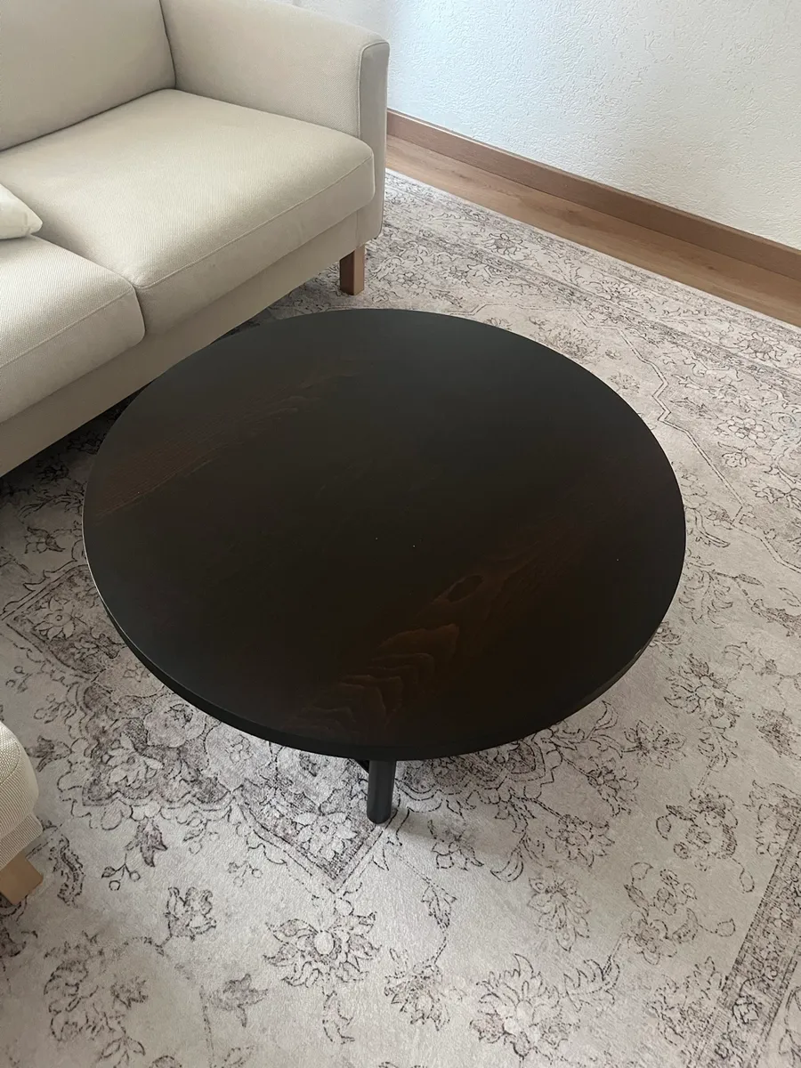Round Black Coffee Table ("LISTERBY") 3