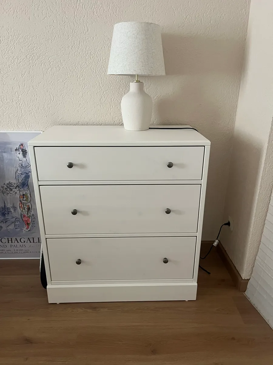 White Table Lamp ("BLIDVÄDER") 3