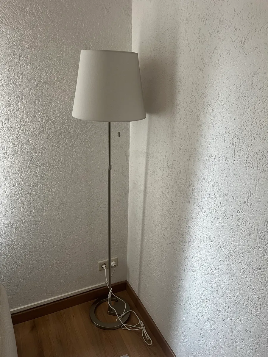Modern Floor Lamp ("NYFORS") 2