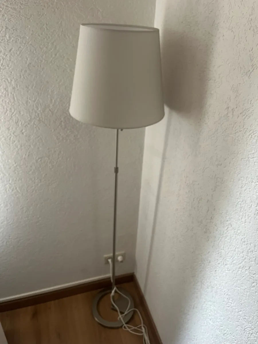 Modern Floor Lamp ("NYFORS") 3