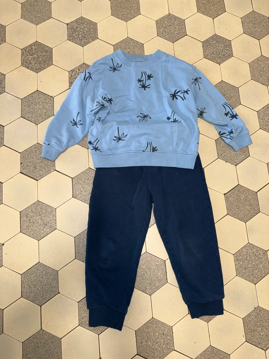 Kids' Sweatshirt and Pants Set 3