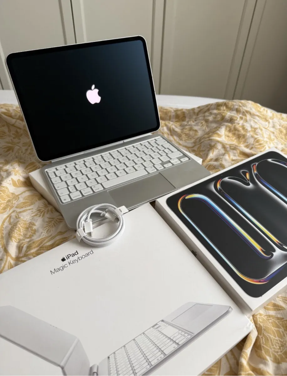 Pack Apple iPad Pro M4 11 pouces (Wi-Fi + Cellular