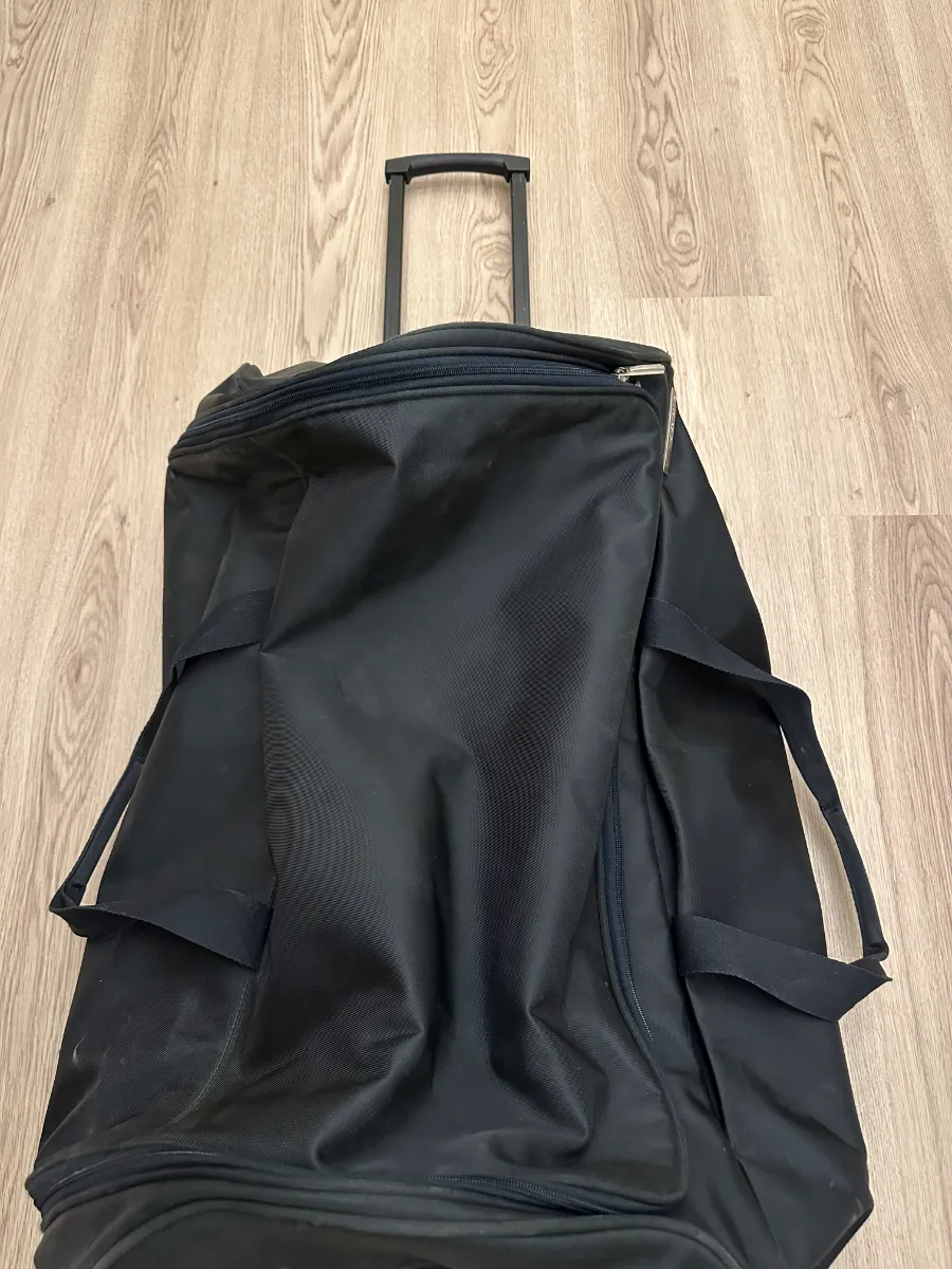 Maleta negra Samsonite 3