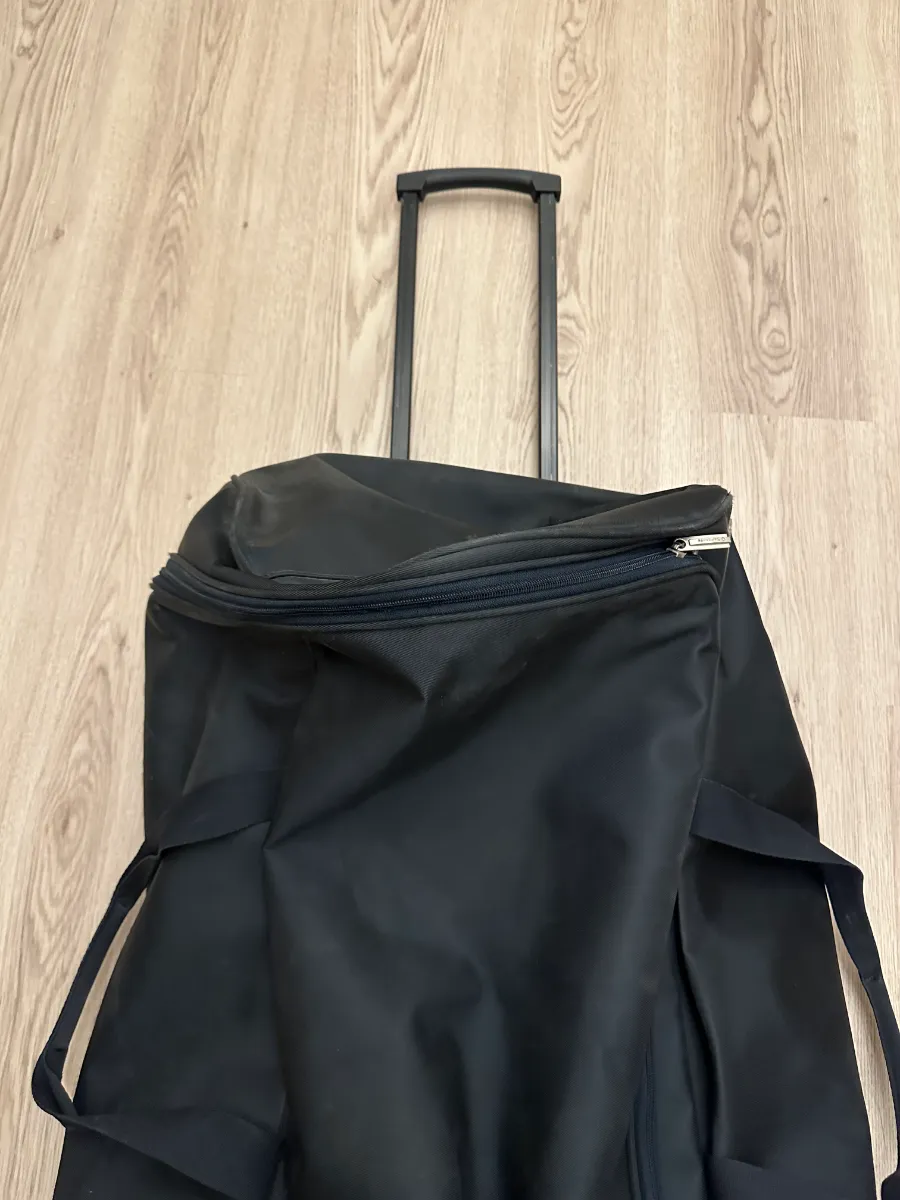 Maleta negra Samsonite 4