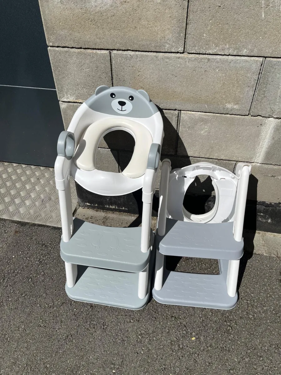 Inodoro niños con escalera plegable blanca 2