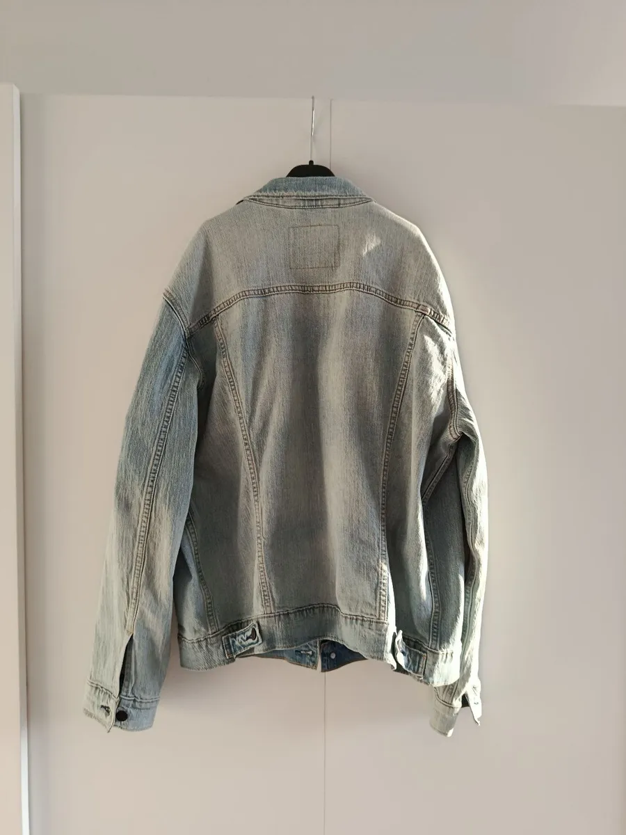 Levi's 3